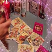 tarotist Nour - beschikbaar